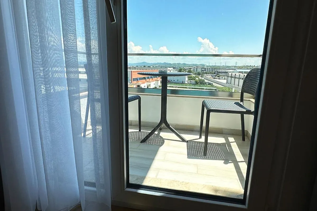 ****  Hotel Delta Premium Jube Albania